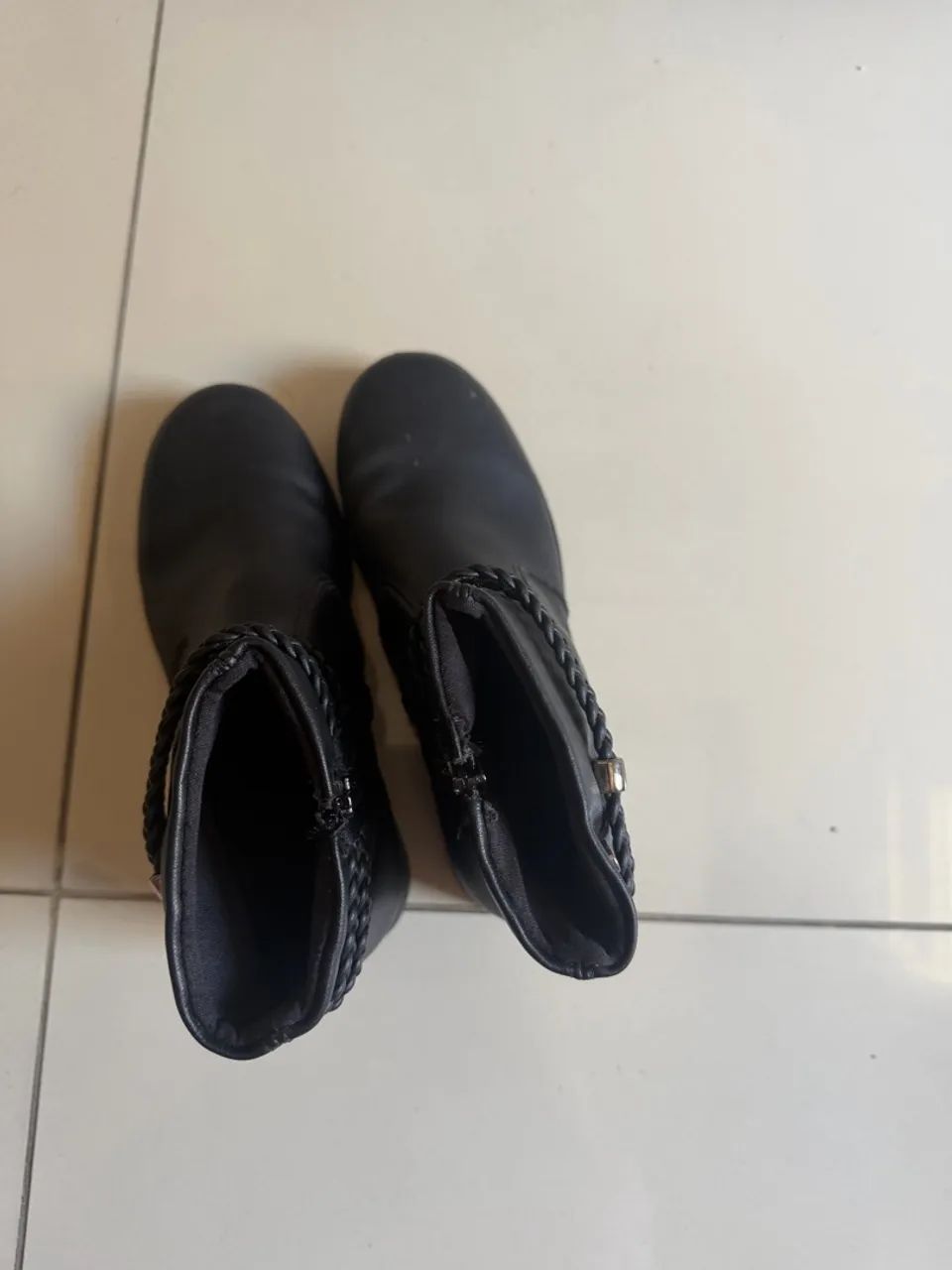 Bota preta tamanho 32 - Foto 3