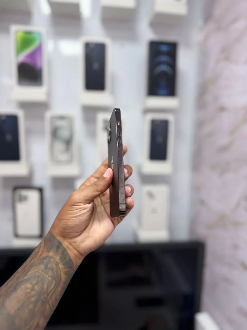 IPHONE 12 PRO 128GB<br>R$ 2.099,00 MUITO LINDO - Foto 4