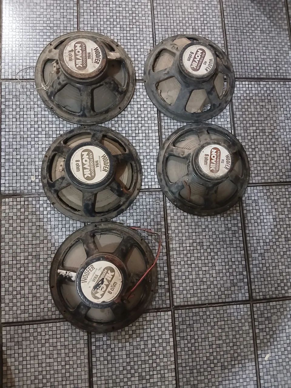 Auto-falande carcaça 