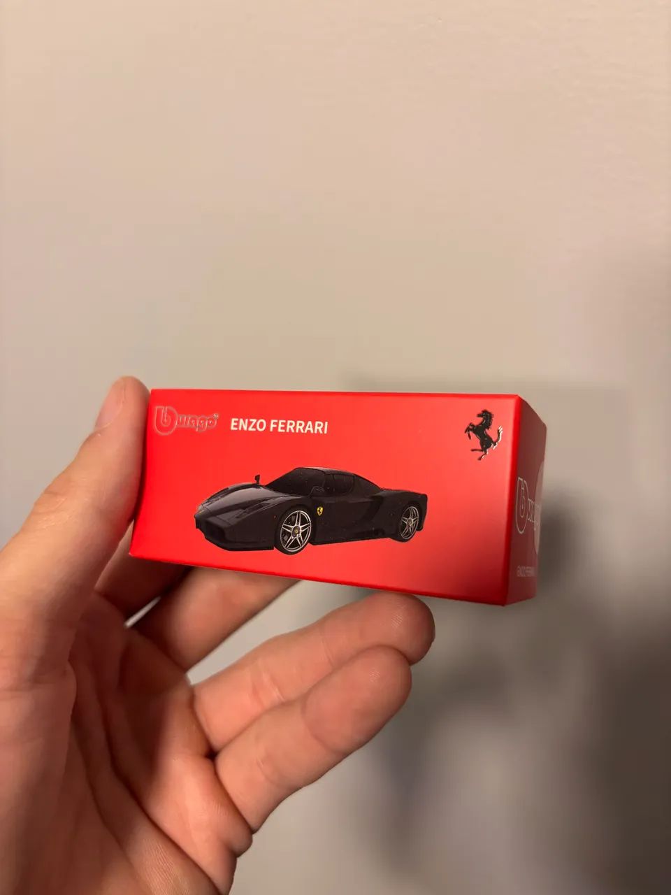 Ferrari Enzo preta Bburago