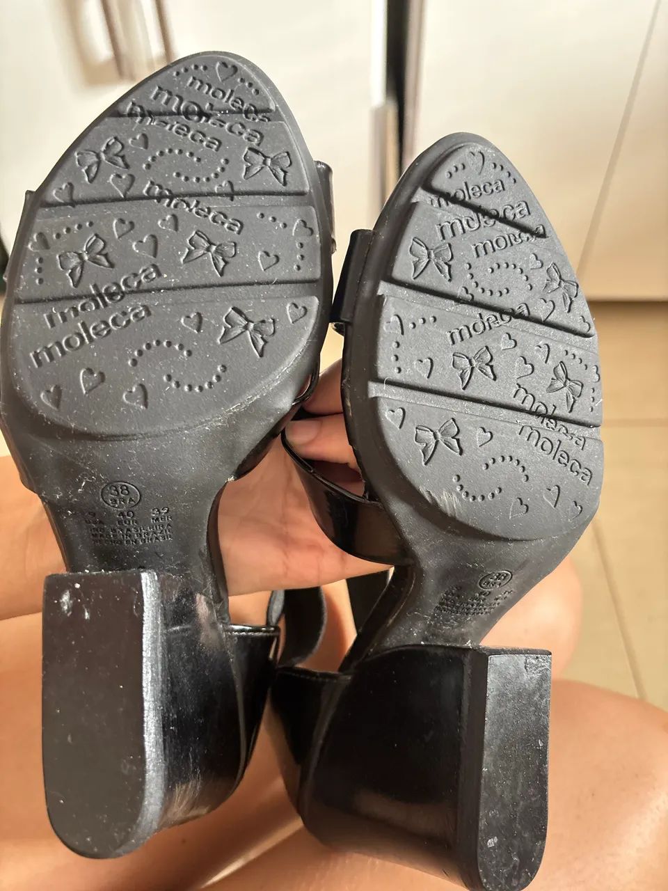 Sandália Moleca preta - Foto 2