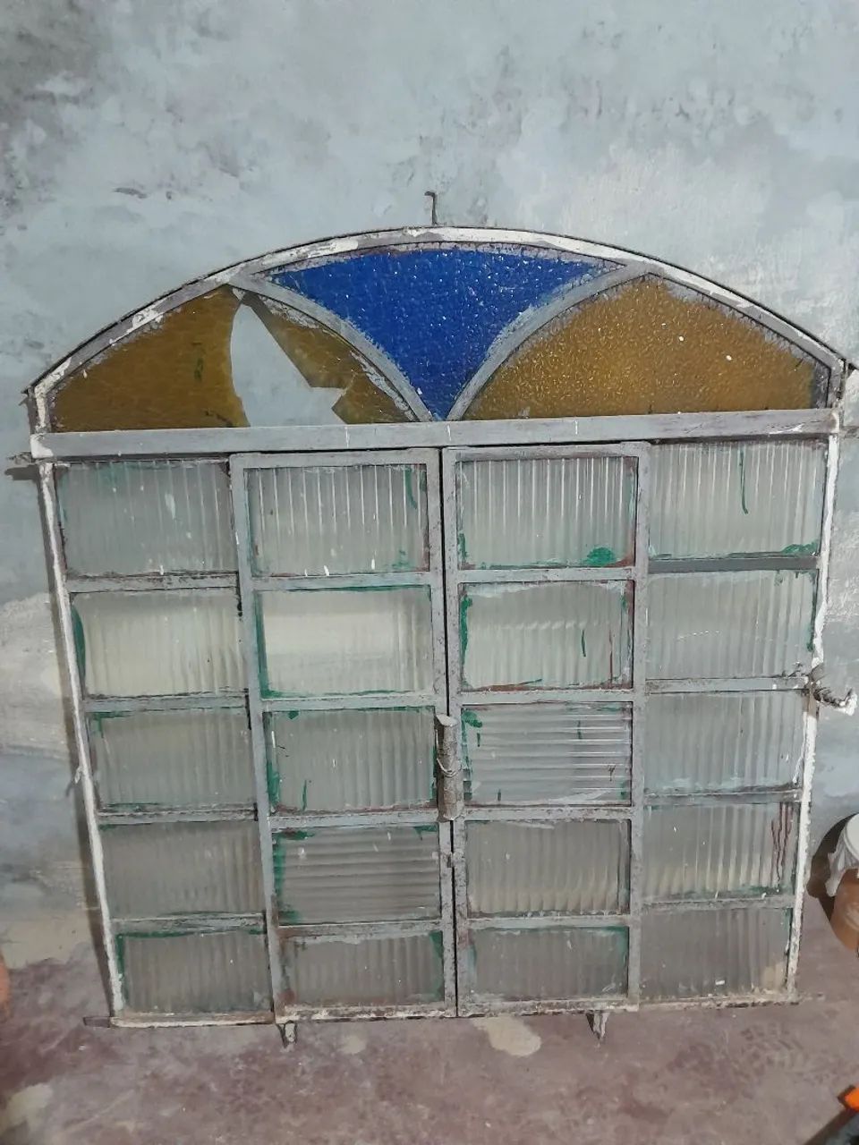 Janela de aço com vidro  