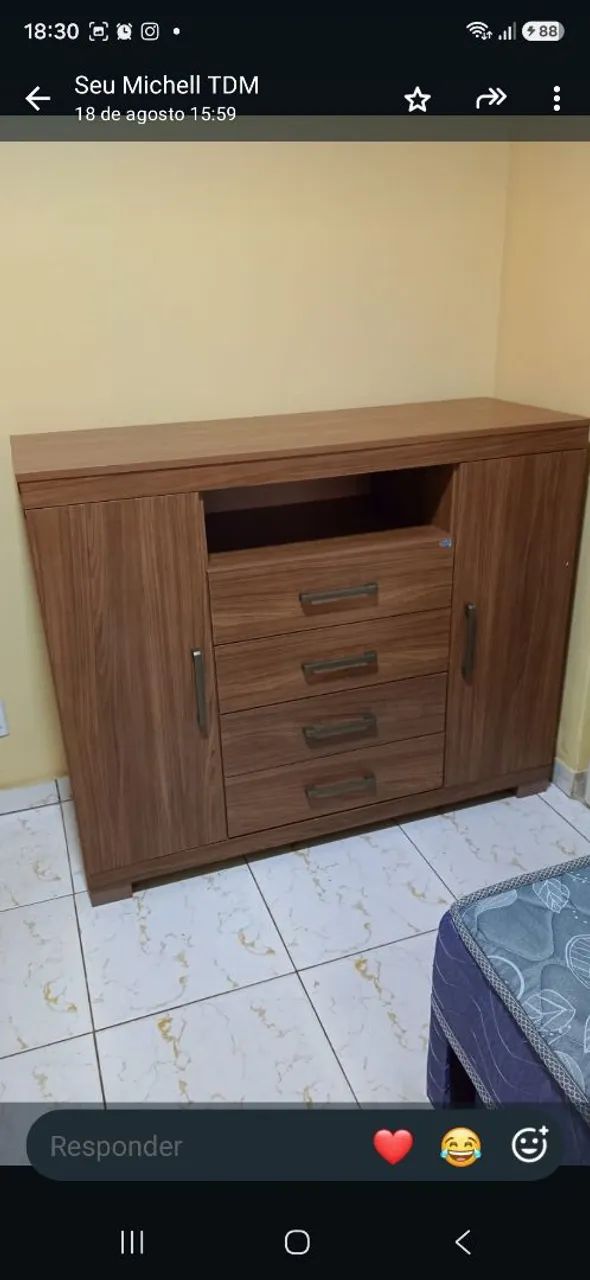 COMODA COM 4 GAVETAS E 2 PORTAS