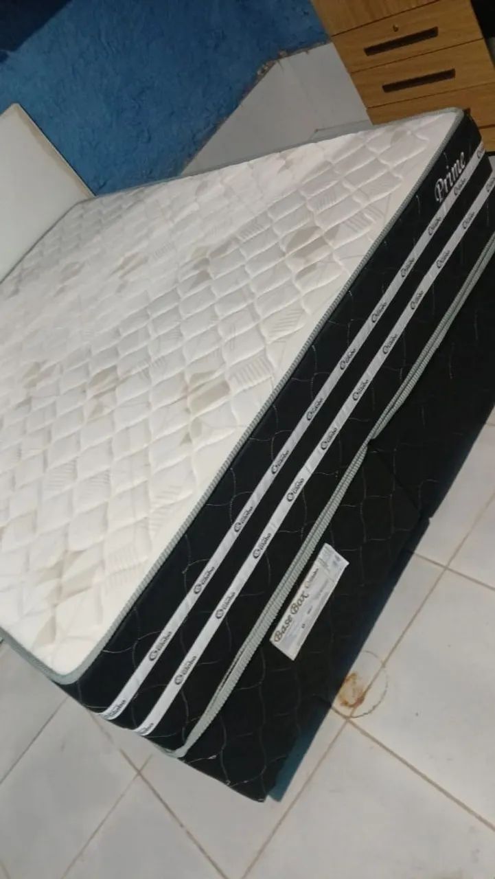 Vendo cama kink e quarda roupas novos - Foto 2