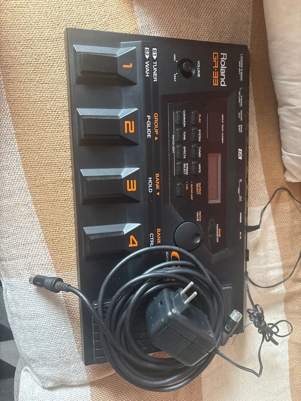 ROLAND- GR-33