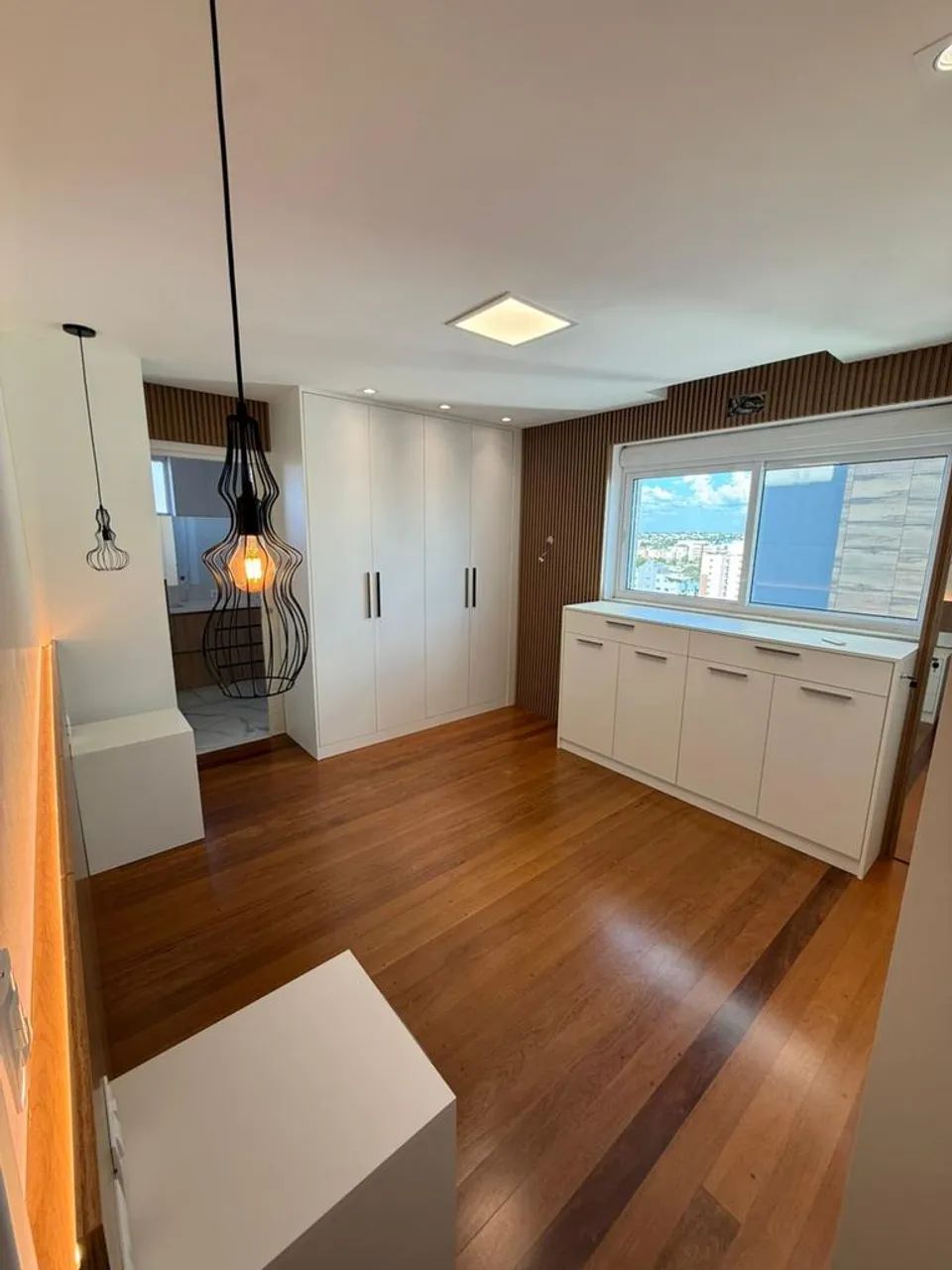 Apartamento para Alugar com 2 quartos, 1 suíte , 2 vagas e 132m² R$ 10.000 - Foto 4