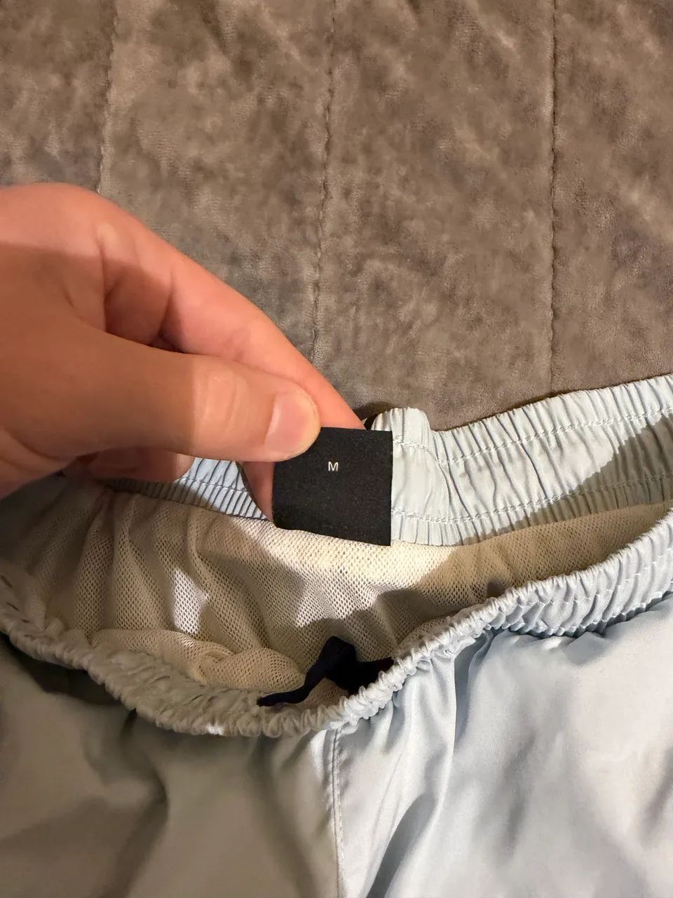 SHORT ORIGINAL DA HUGO BOSS AZUL TAMANHO M - Foto 2