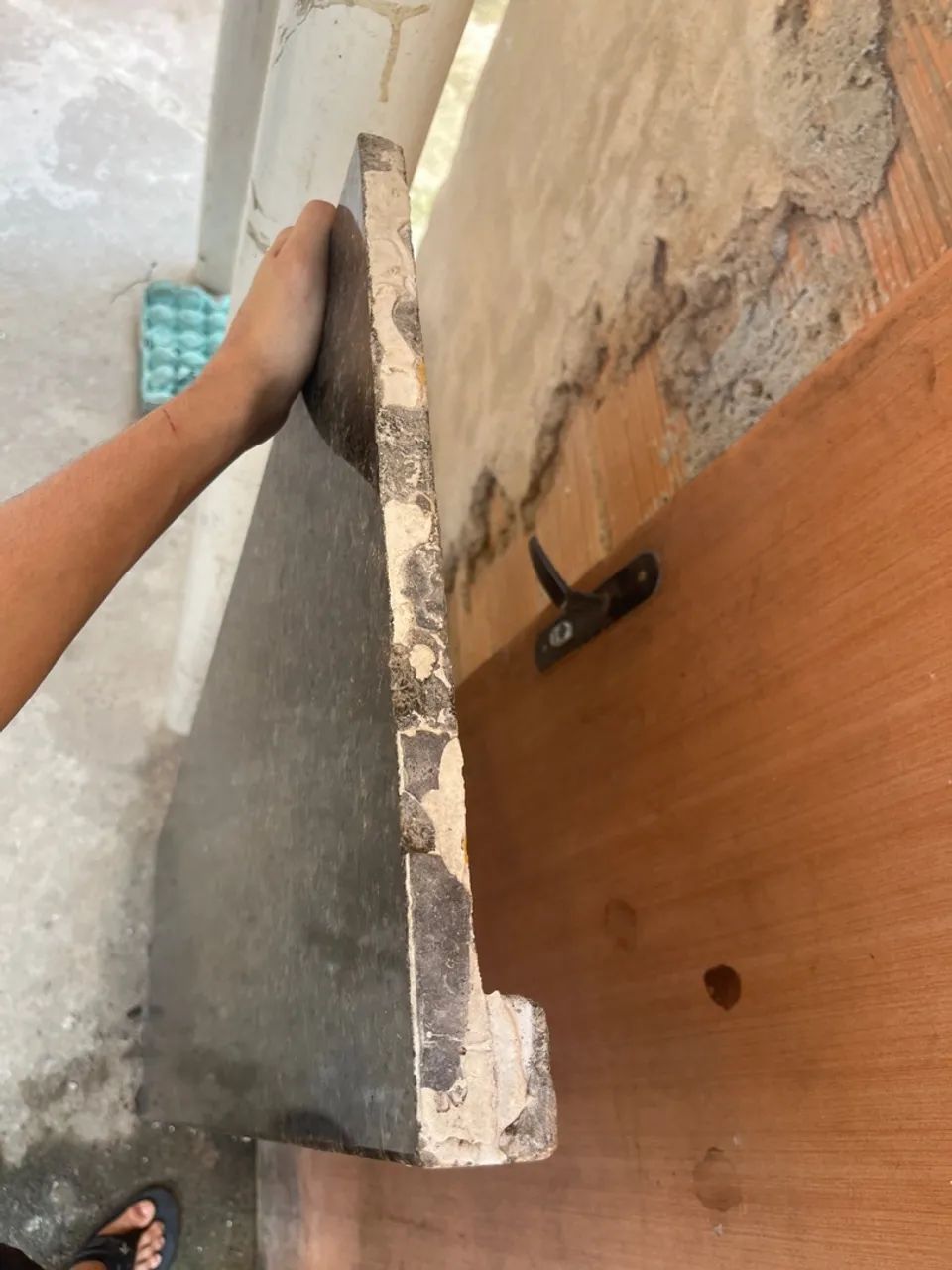 Vendo granito duas pedra de granito ? 1.38m x 40cm?  ?1.21m x 37cm? - Foto 2