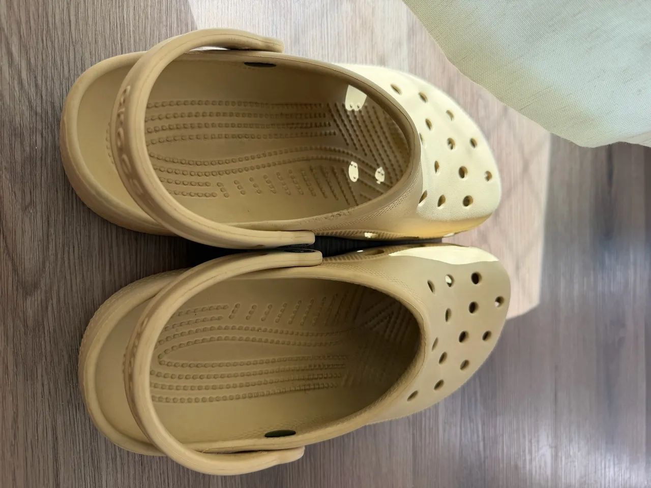 CROCS ORIGINAL NÚMERO 38 - Foto 5