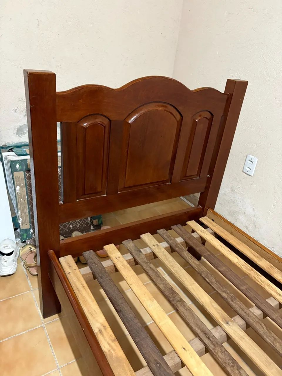 Cama de Madeira (Solteiro)