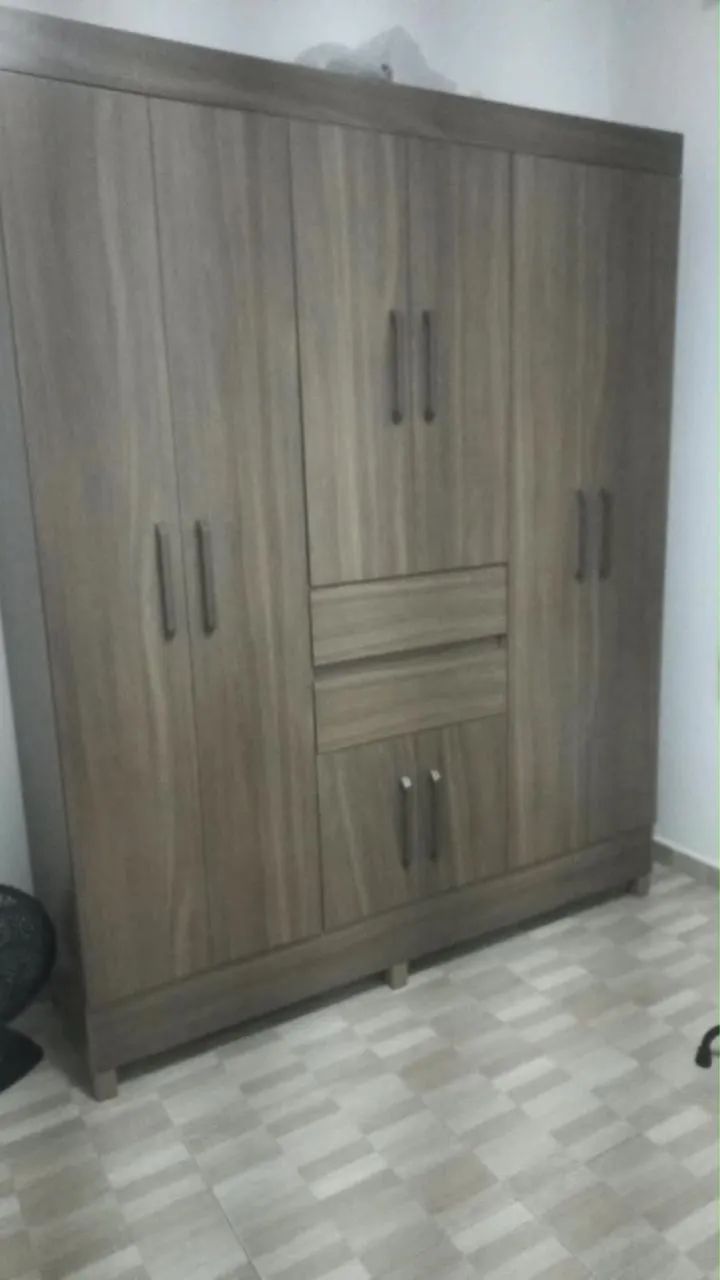 Guarda roupa 4 portas
