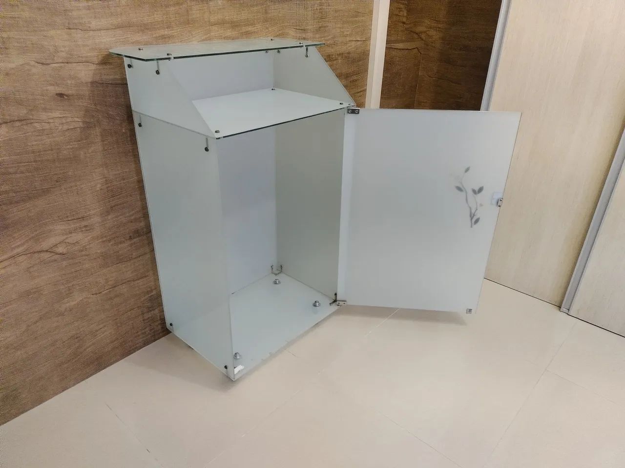 Púlpito de vidro !  Baixou o preço 