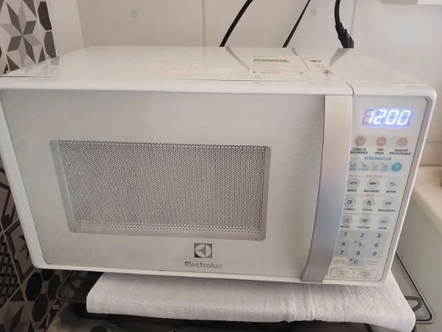 Microondas Eletrolux MTO30 127V 20L