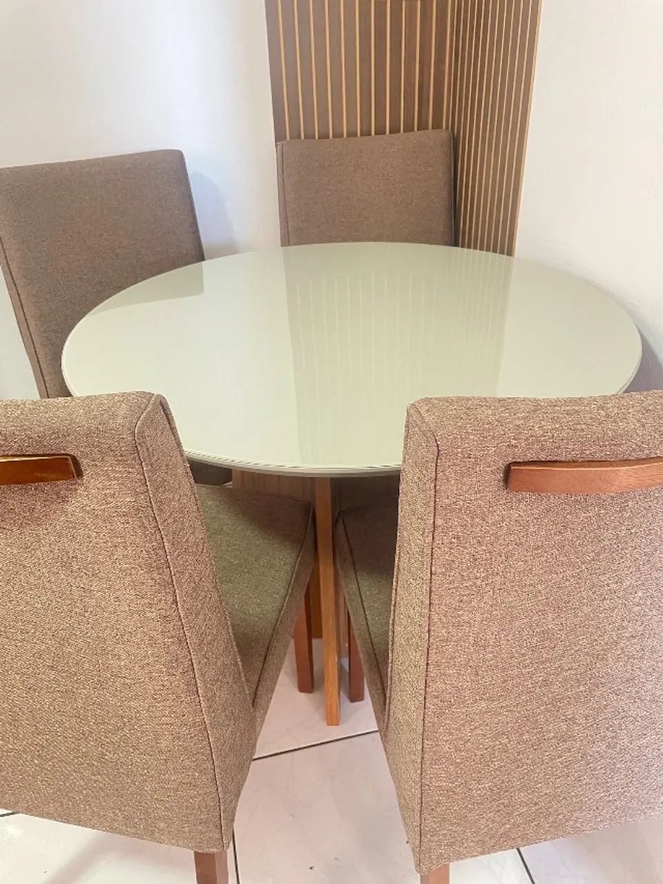Mesa de jantar 4 cadeiras 