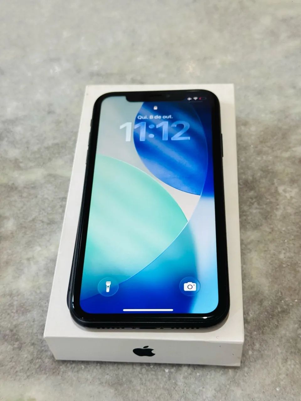 iPhone 11 - 128 GBs 