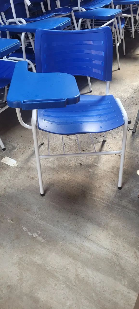 Cadeiras universitárias em polipropileno 