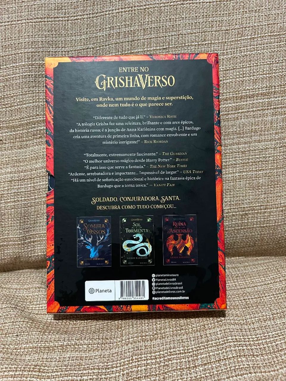 Box trilogia sombra e ossos com pôsteres  - Foto 3