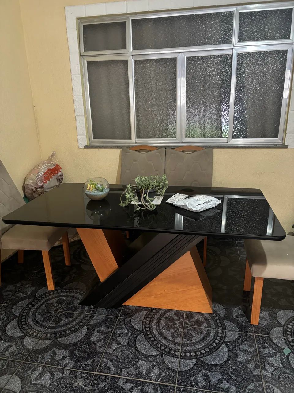 Mesa de jantar de vidro com 6 cadeiras  - Foto 2