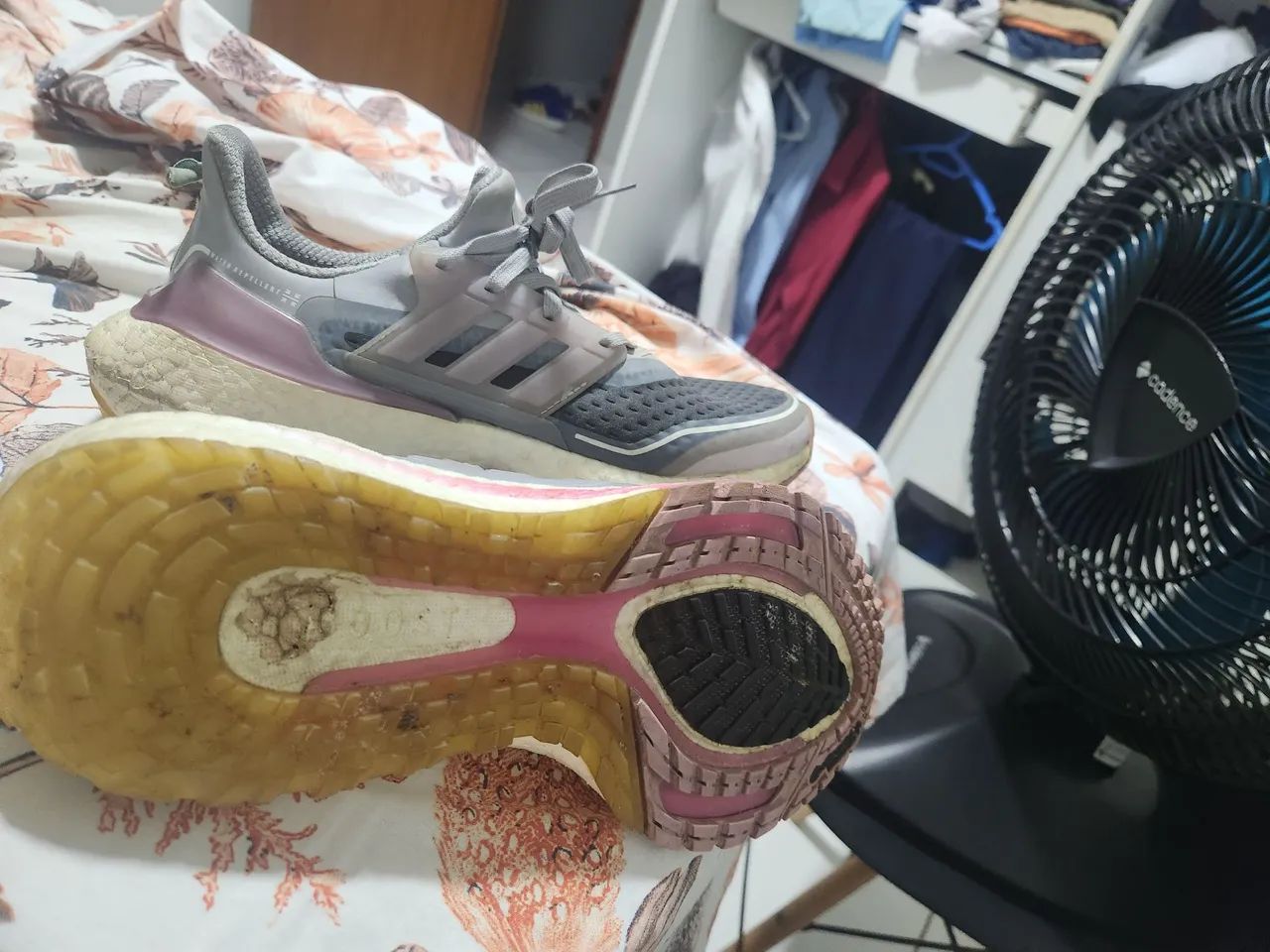 Tenis adidas utrabosst usado perfeito pra caminhar  - Foto 4