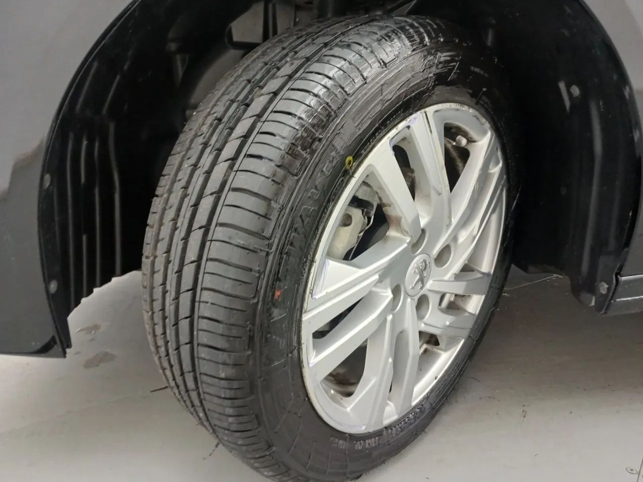 Peugeot 208 Active 1.6 Flex 16V 5p Aut., foto 11 de 18