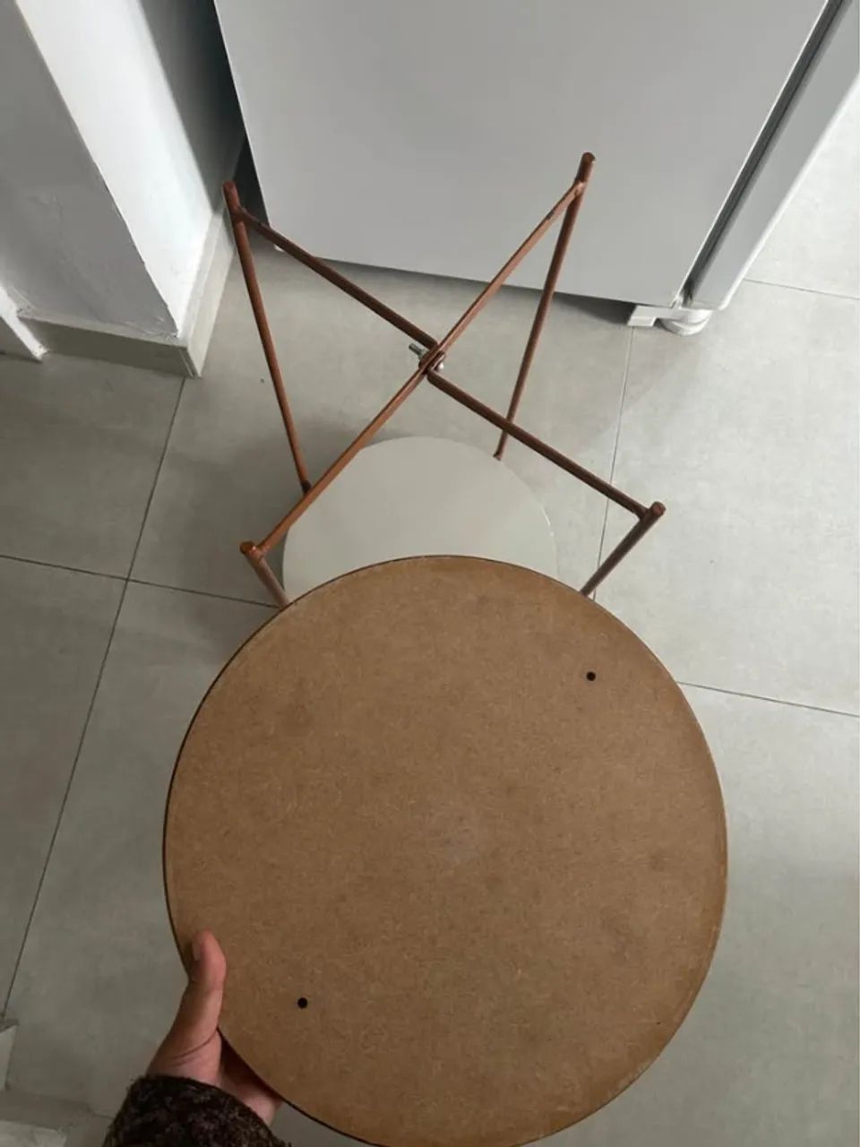 Mesa Apoio Lateral off white e Pés Ferro Bronze - Foto 4