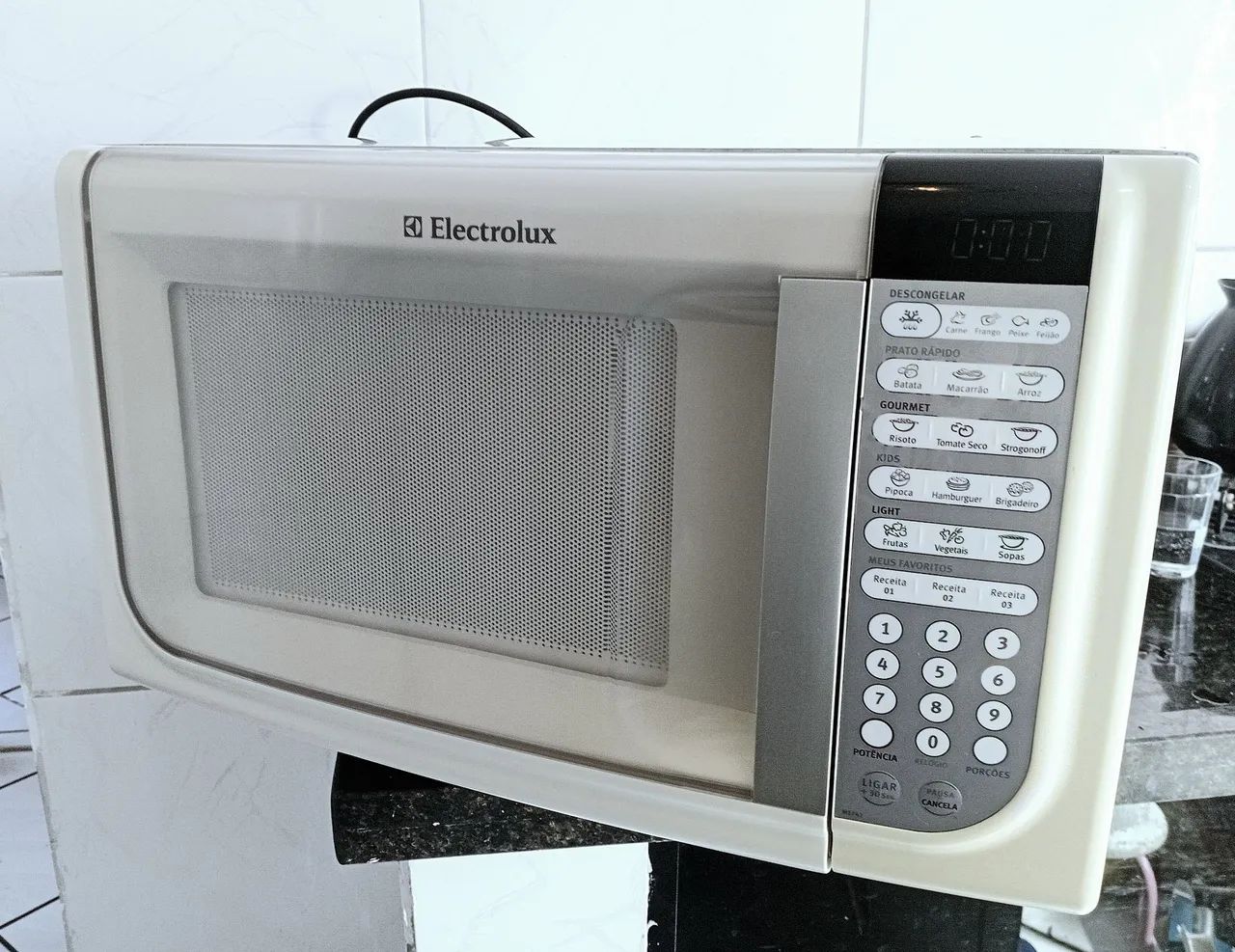 Micro-ondas Eletrolux 31L  - Foto 4