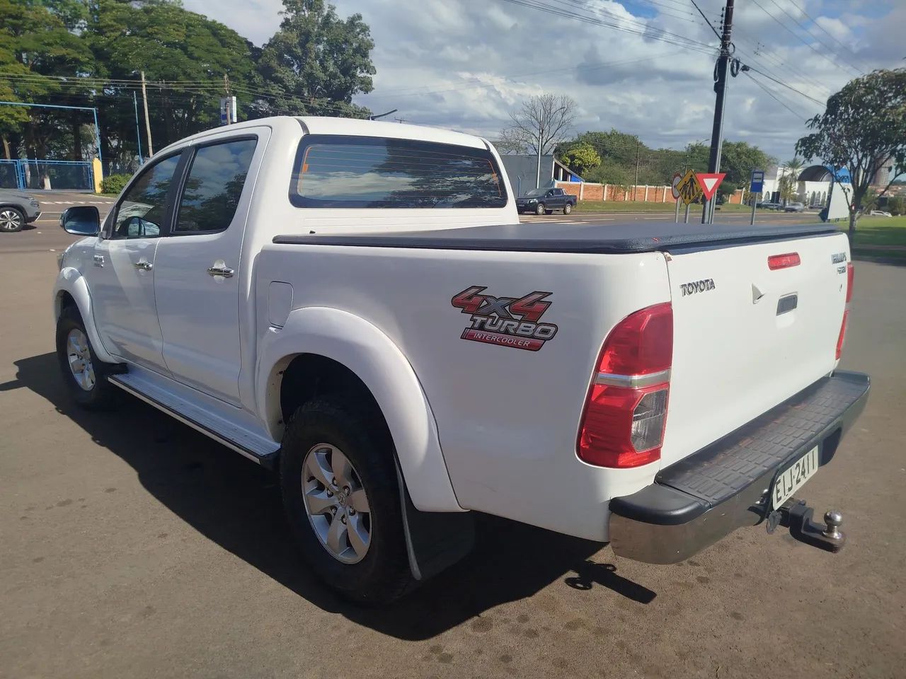 Toyota Hilux CD SRV D4-d 4X4 3.0 TDI Diesel AUT 2012 - Foto 2