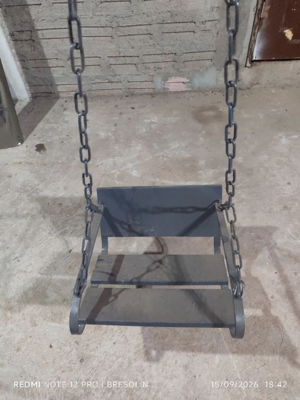Dois balanço de metal  - Foto 2