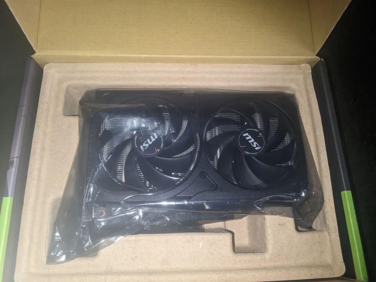 RTX 5060 8 gigas MSI OC - Foto 2
