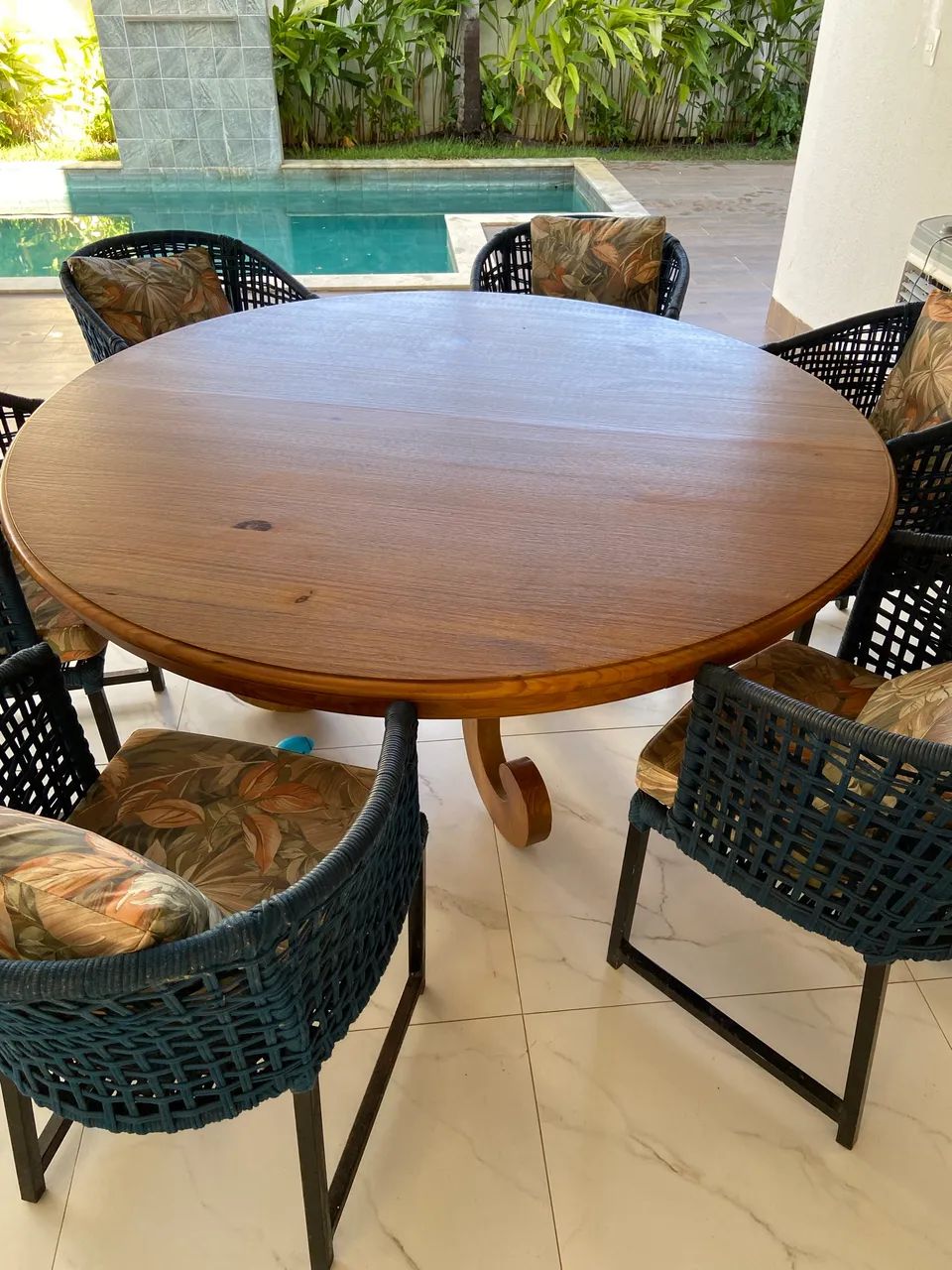 Mesa com cadeiras à venda  - Foto 5