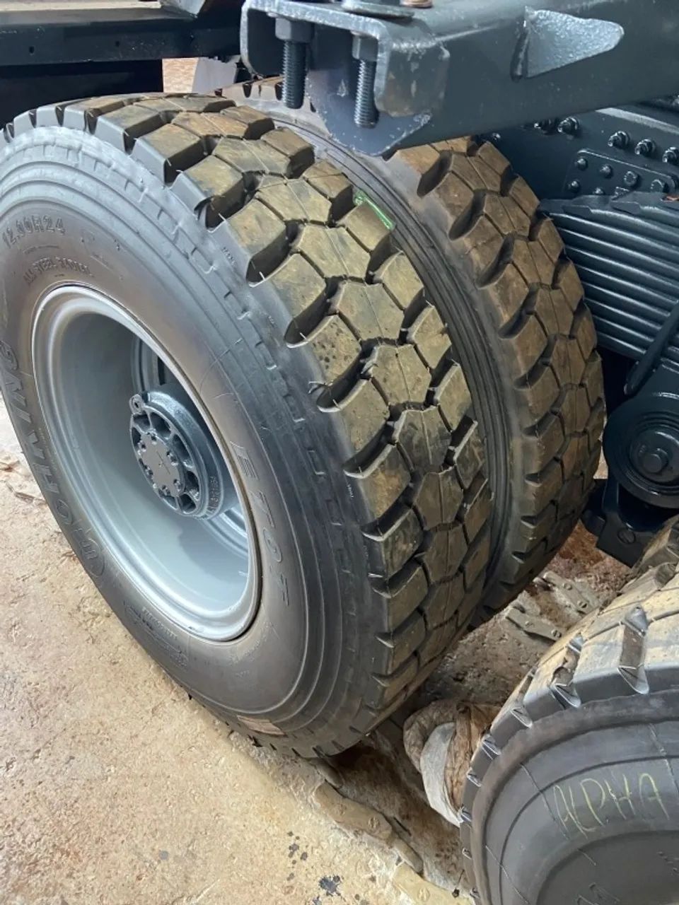 BASCULANTE 8X4 - 40 t / 22 m³ * TODO REVISADO * - Foto 12