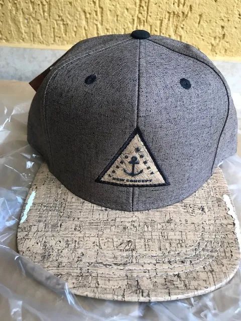 BONÉ YOUNG MONEY - SNAPBACK
