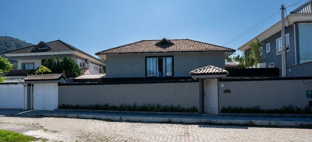 LINDÍSSIMA CASA DE ALTO PADRÃO C/ 5 SUÍTES  - Foto 2