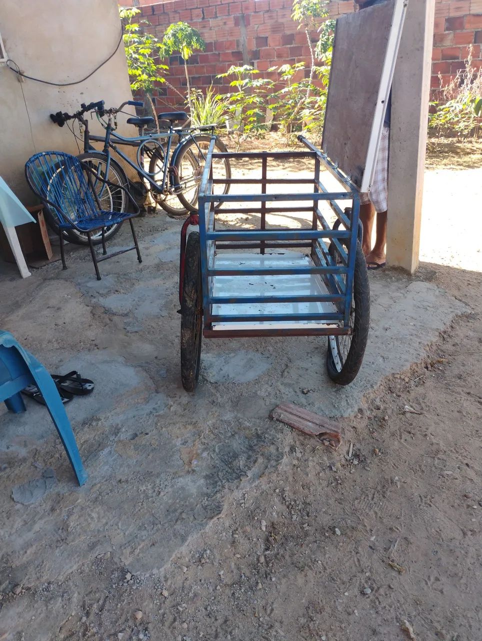 Vendo carrinho de carga reforçada com 2 rodas - Foto 4