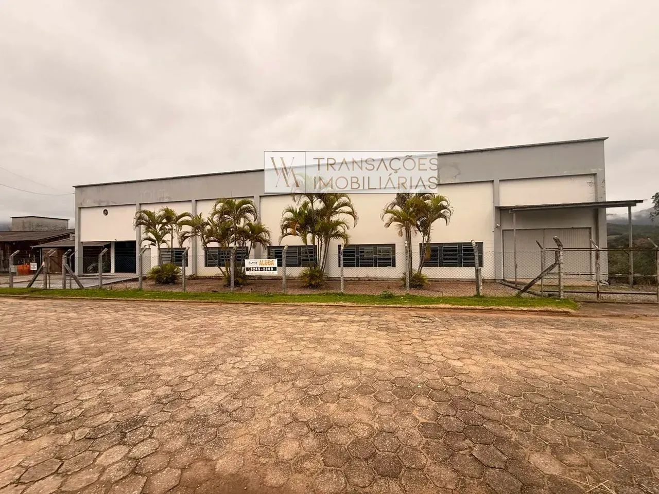 Galpão para aluguel com 1850 metros quadrados em Centro - Santo Amaro da Imperatriz - SC