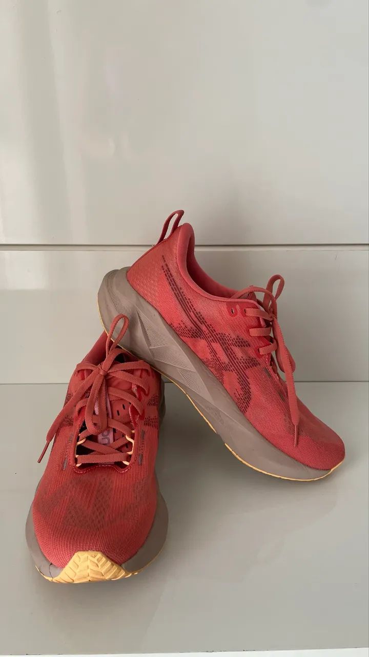 Tênis ASICS Novablast 5