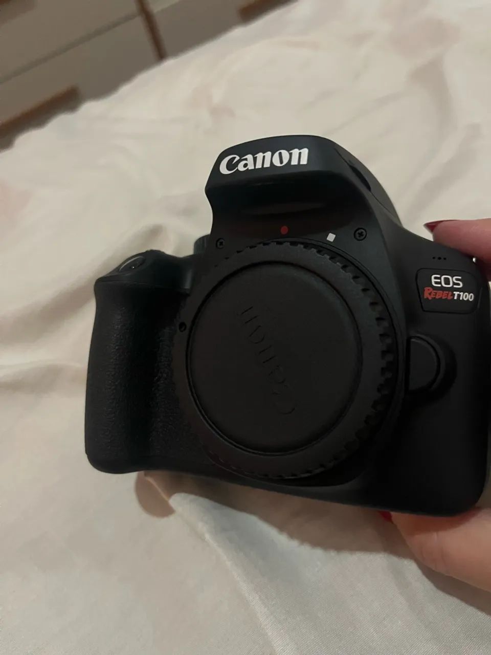 Câmera Canon EOS REBEL T100