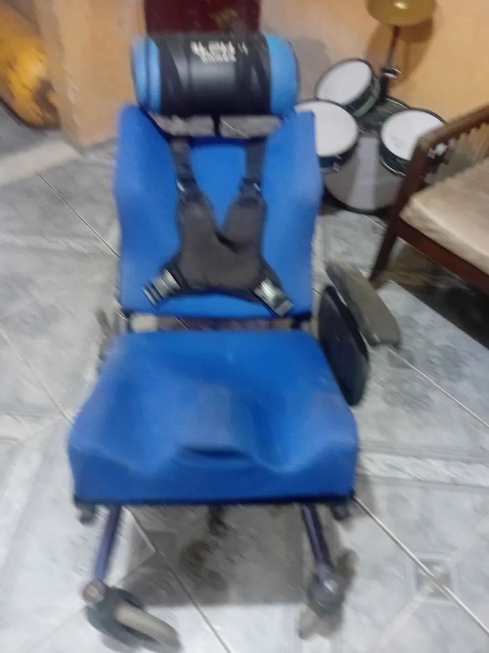 Cadeira de rodas articulada 