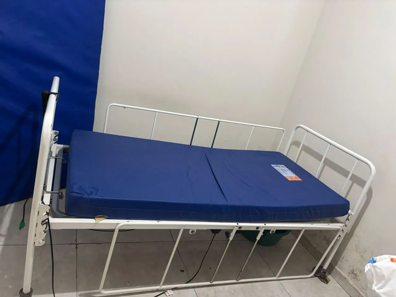 Cama Hospitalar Motorizada + Colchão Pneumático  - Foto 2