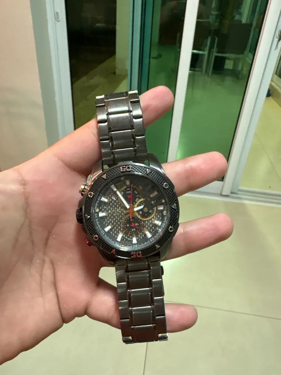 Vendo este lindo relógio 
