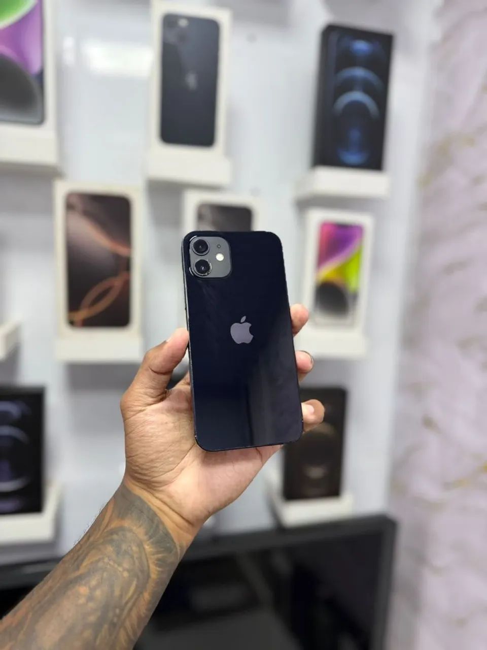 IPHONE 12 64GB PRETO<br>R$ 1.650,00