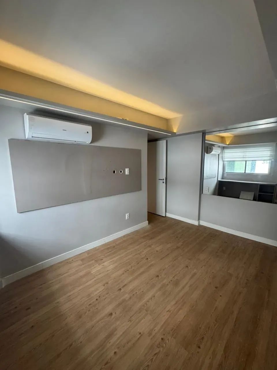 Alugo lindo apartamento na navegantes 180 m2 3 quartos com dependência de funcionária. - Foto 4