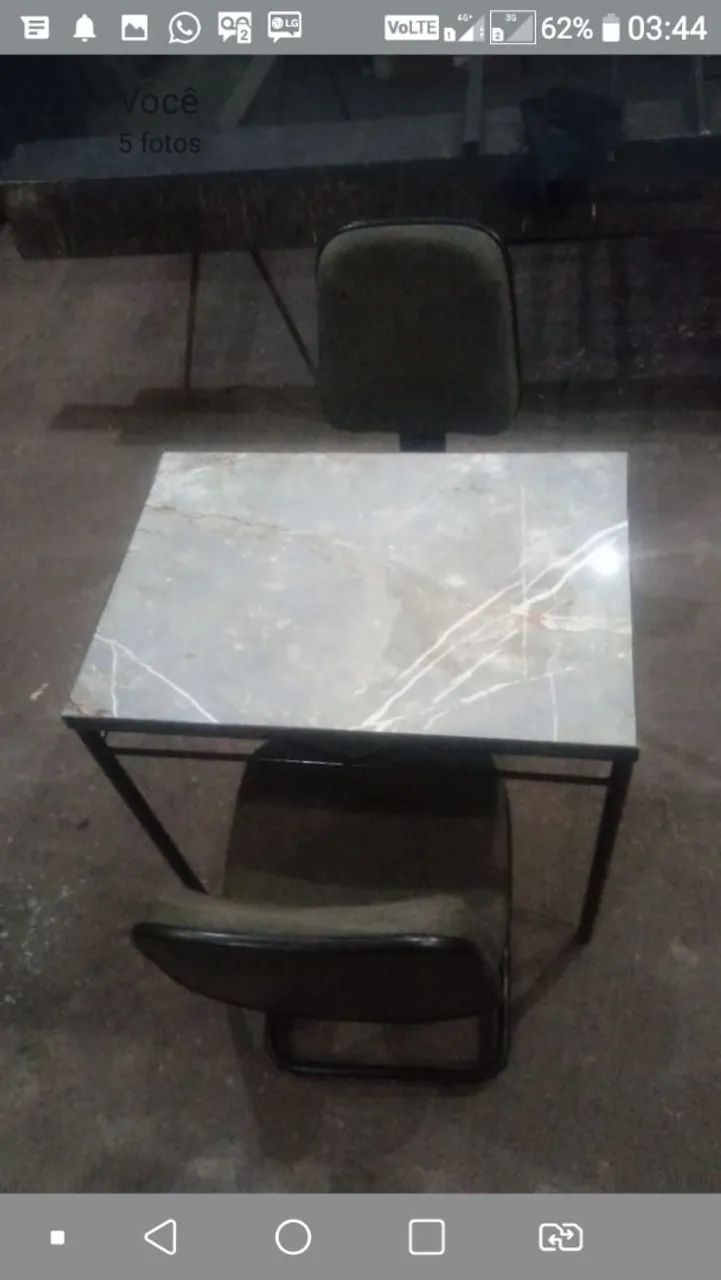 Mesa forte com 2 cadeiras Otima - Foto 4