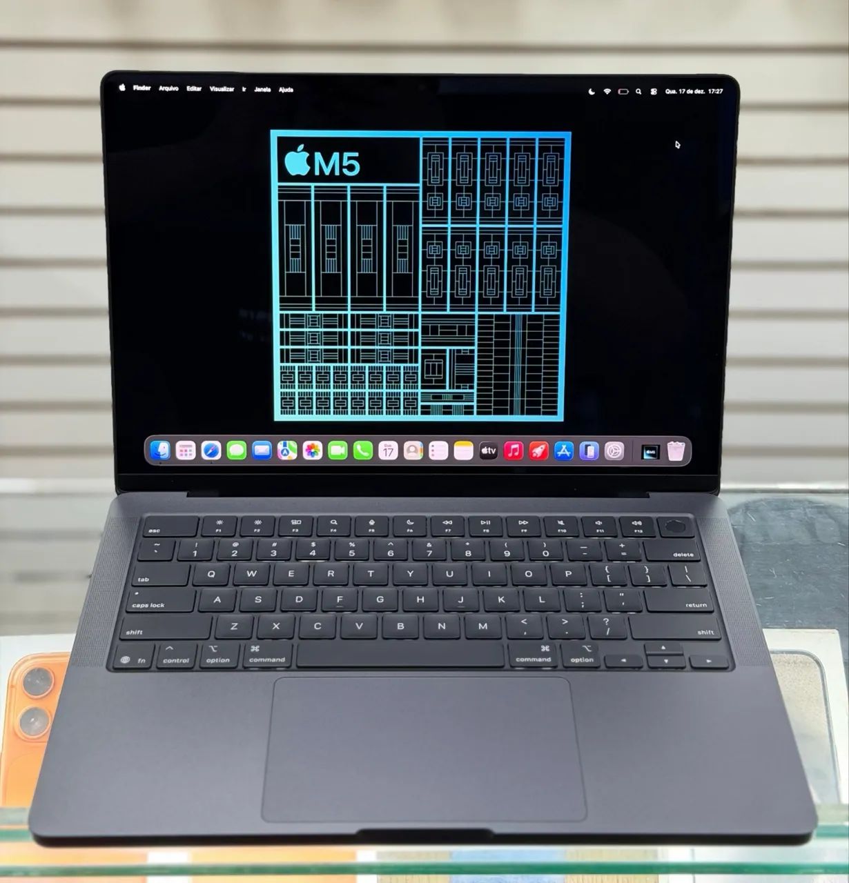 Macbook pro m5 14 polegadas 16gb / 1tb novo SEM USO apenas 1 dia de ativação ( 16 / 1 tb )