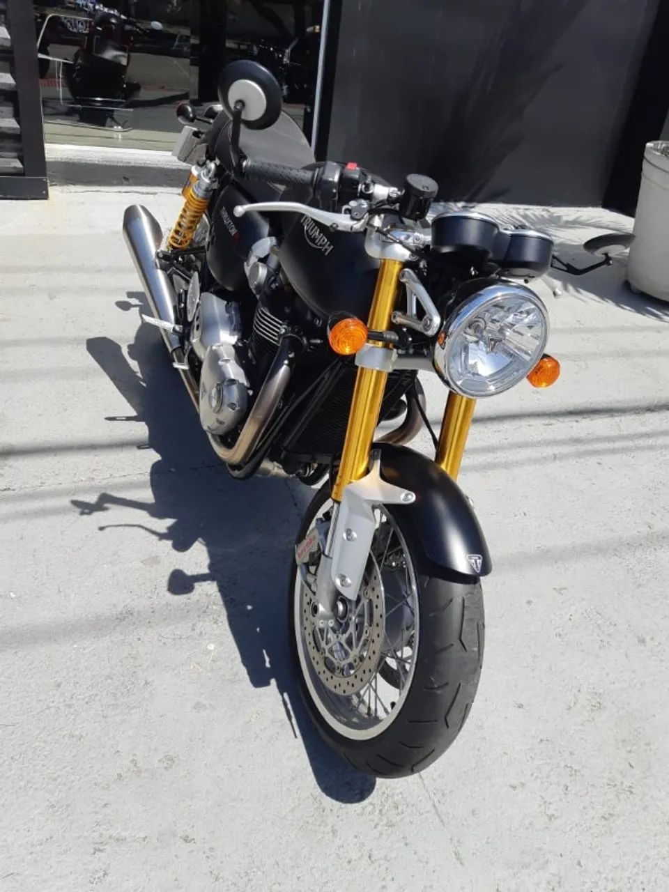 Triumph Thruxton R 1200 praticamente ZERO!