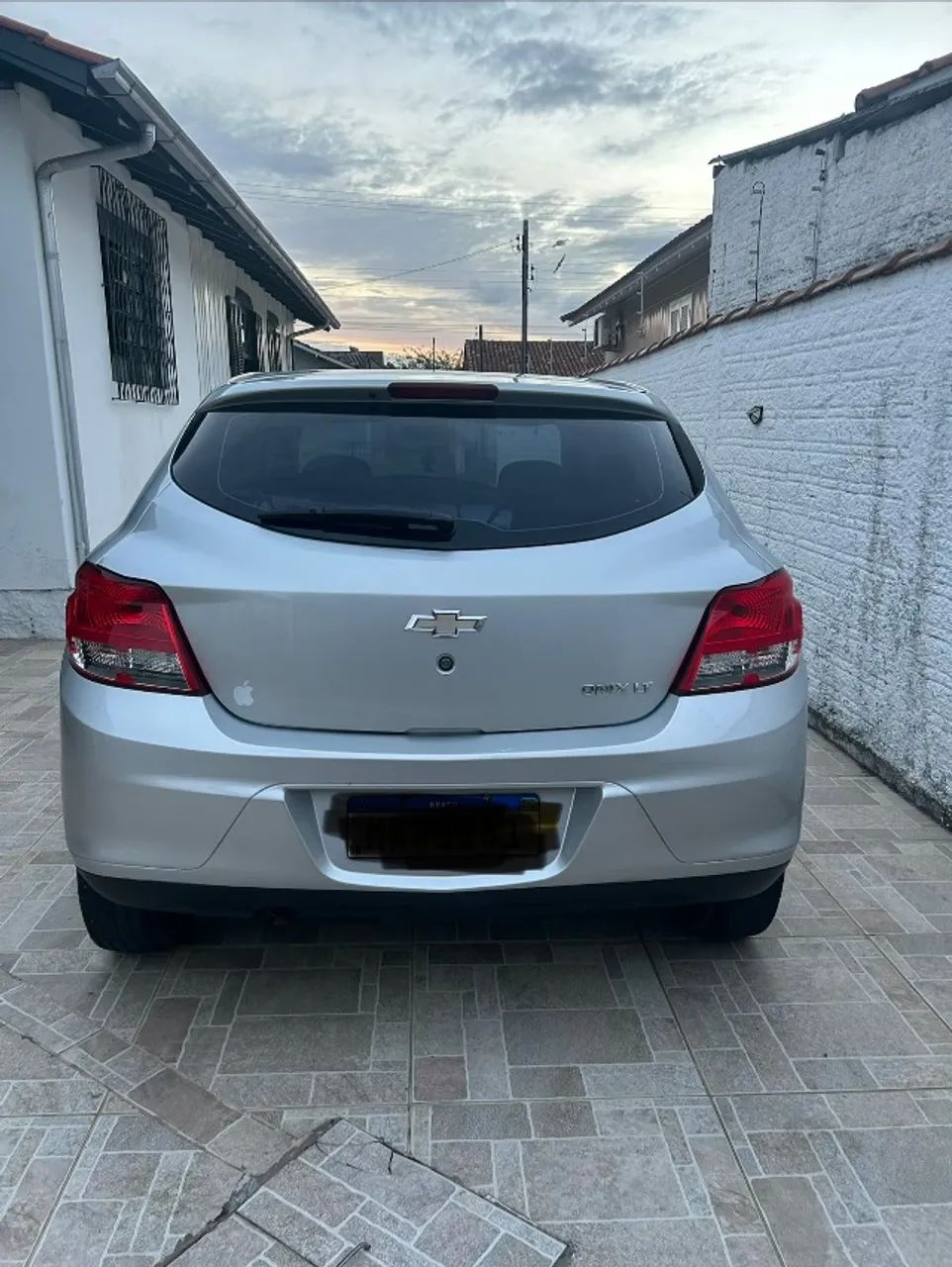 Chevrolet Onix Hatch LT 1.0 8V Flex Power Mec. 4P 2013 - Foto 4