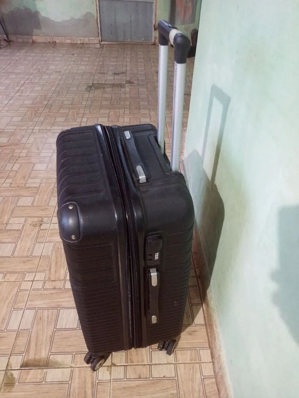 Vendo mala de viagem usada mais em bom estado  - Foto 2