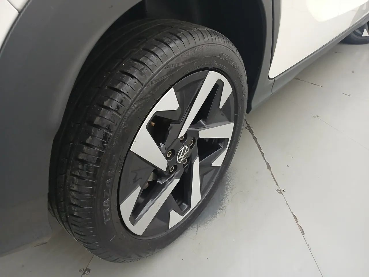 Volkswagen Tera High 1.0 170 TSI Flex 12V 5p Aut, foto 14 de 17