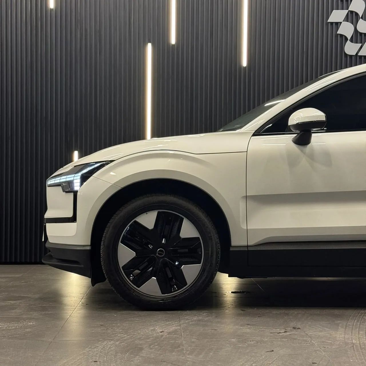 Volvo EX30 E60 Core (elétrico) 2024 - Foto 4