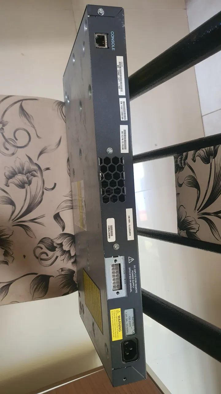 Switch Cisco Catalyst 2960 24 portas - Foto 4